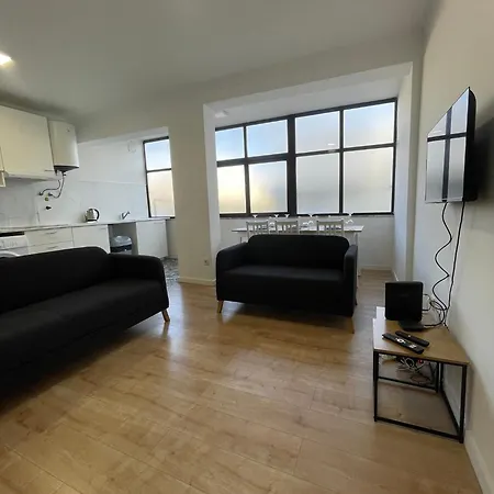 Sommer 아파트 인트롱카멘투