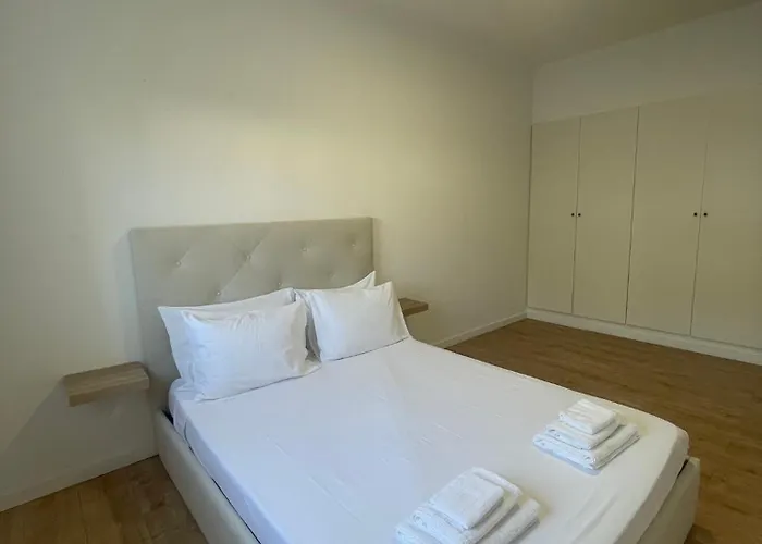 Sommer 아파트 인트롱카멘투